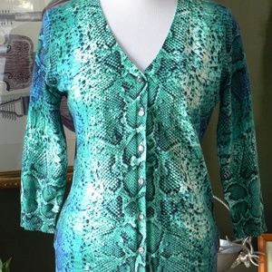 Nue Options Petite Green.Blue Animal Print V-Neck